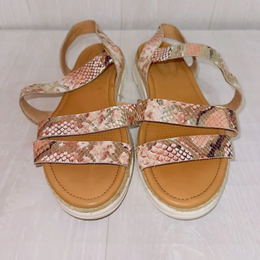 Corso Como Women's Yasha Casual Sport Sandal size US 9